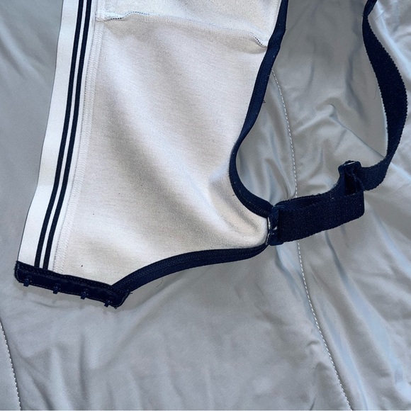 cacique 38F bra - Picture 2 of 5